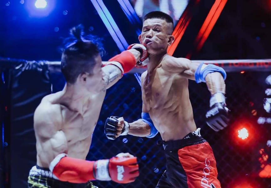 Phạm Văn Nam thắng nghẹt thở tại MMA Việt Nam 2021