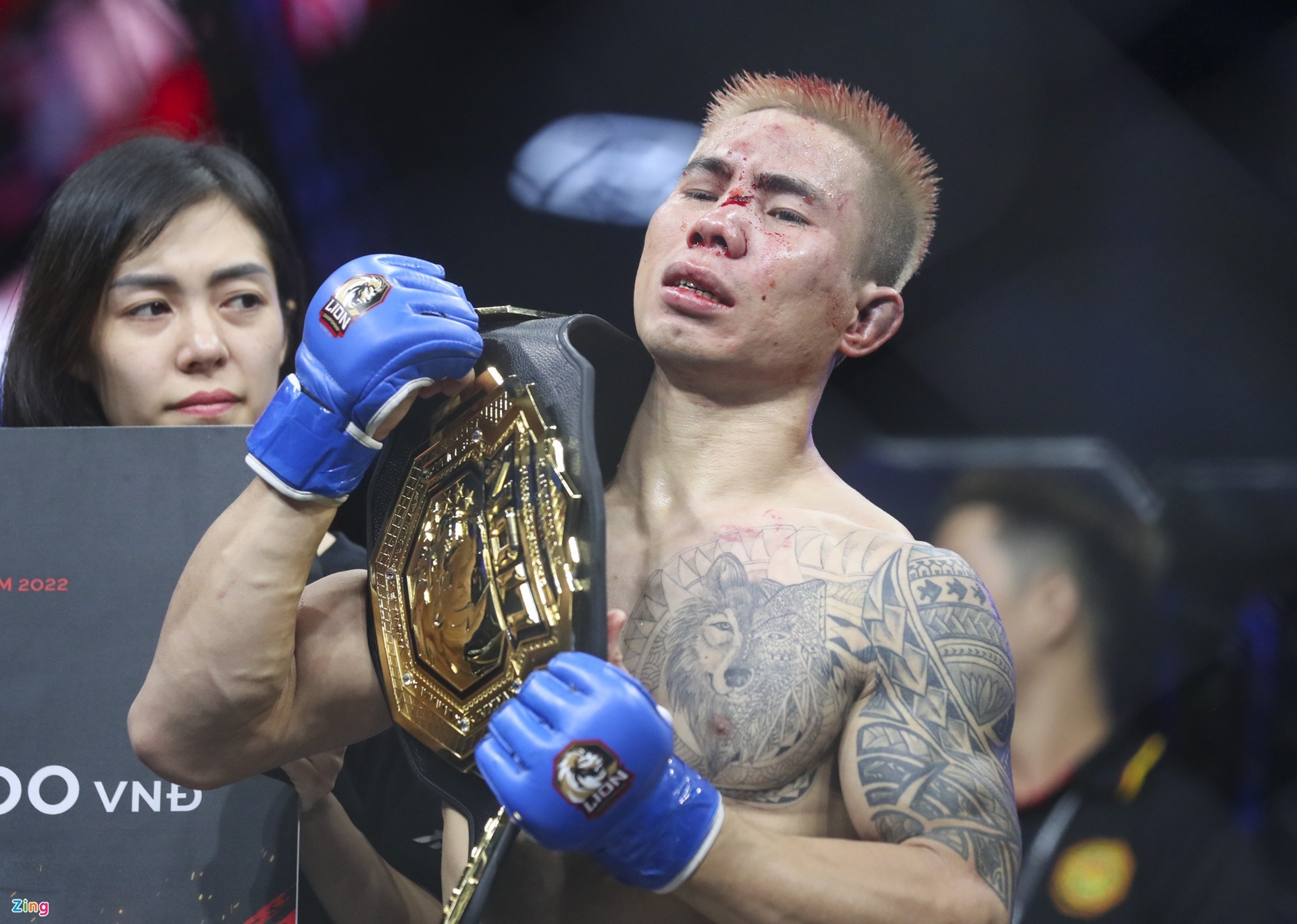 Phạm Văn Nam chiến thắng trong tình trạng bầm dập tại MMA Việt Nam 2022
