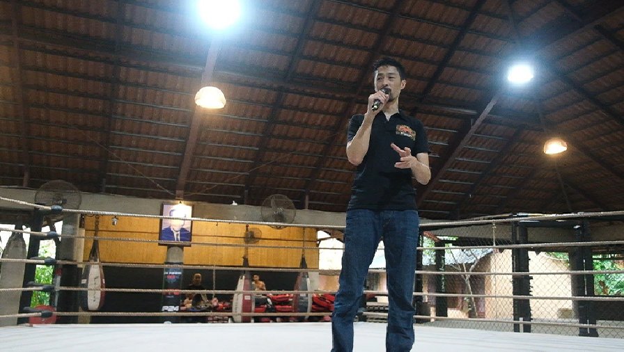 Johnny Trí Nguyễn gây sốt với đài lục giác 5 dây siêu hấp dẫn tại Dragon Fight League