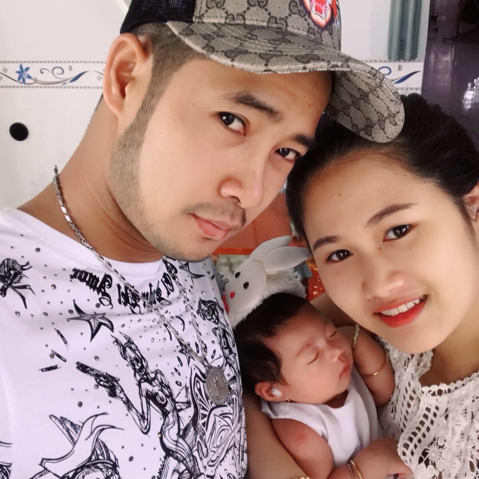 Trần Minh Nhựt hạnh phúc bên vợ và con gái nhỏ
