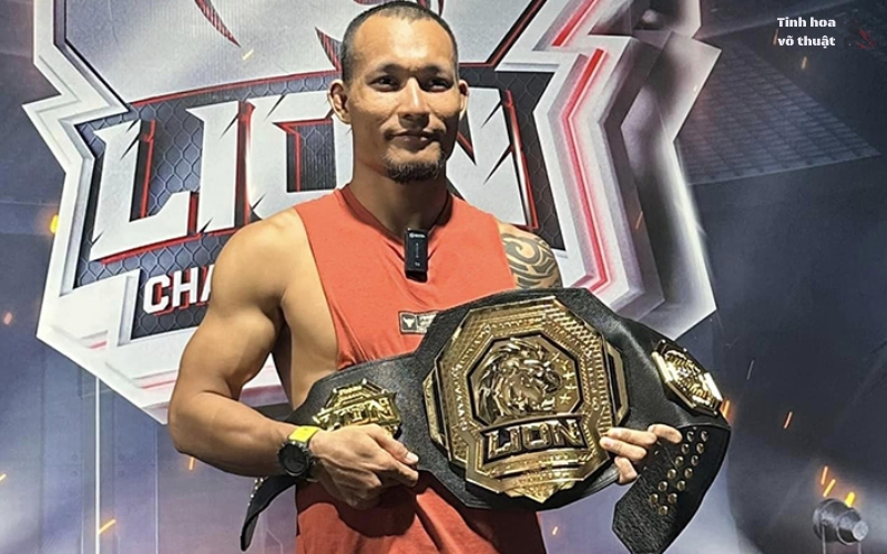 Trần Quang Lộc trả đai Lion Championship